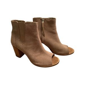 Toms- Majorca Peep Toe Ankle Booties
Womens 8.5